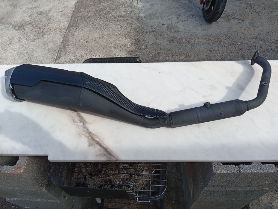 Escape completo Yamaha MT 125 de 2025