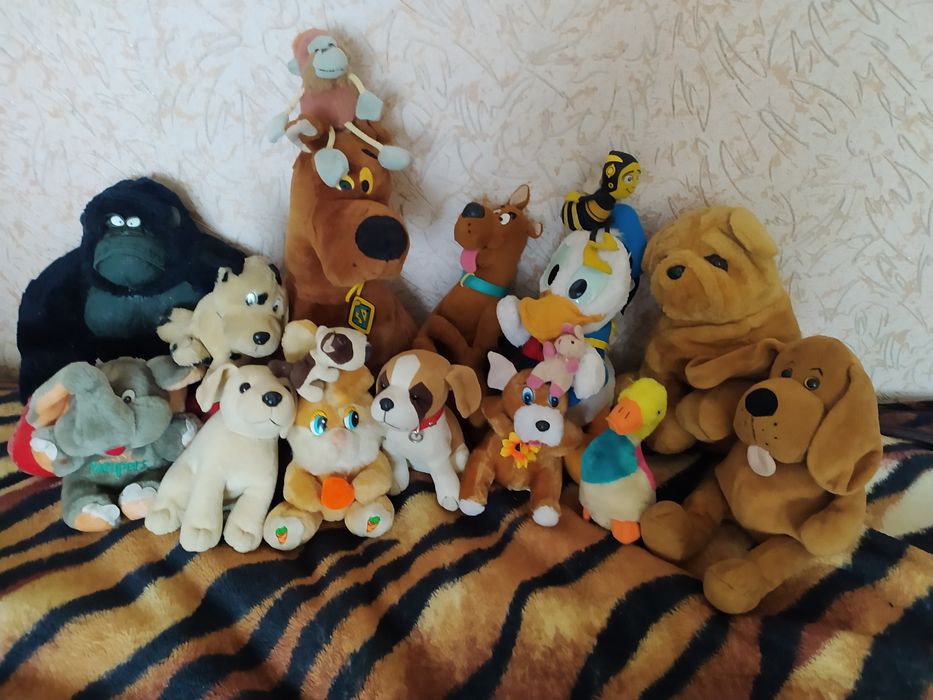 Продам мягкие игрушки. Соник. Винни Пух. Гуфи. Скуби-Ду