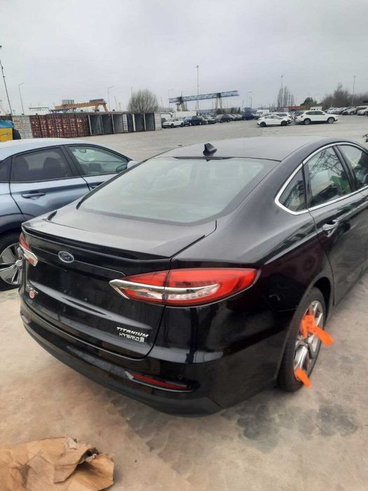 Продам Ford Fusion Titanium hybrid 2019