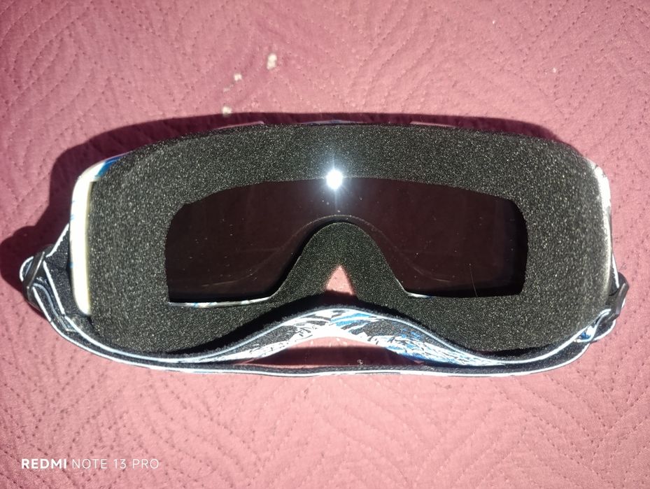 Dois pares de óculos para motar