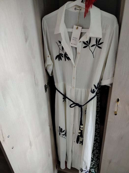 Śliczna sukienka - szmizjerka L/XL