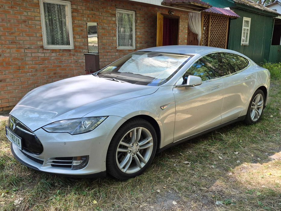 Tesla  Model  S 85