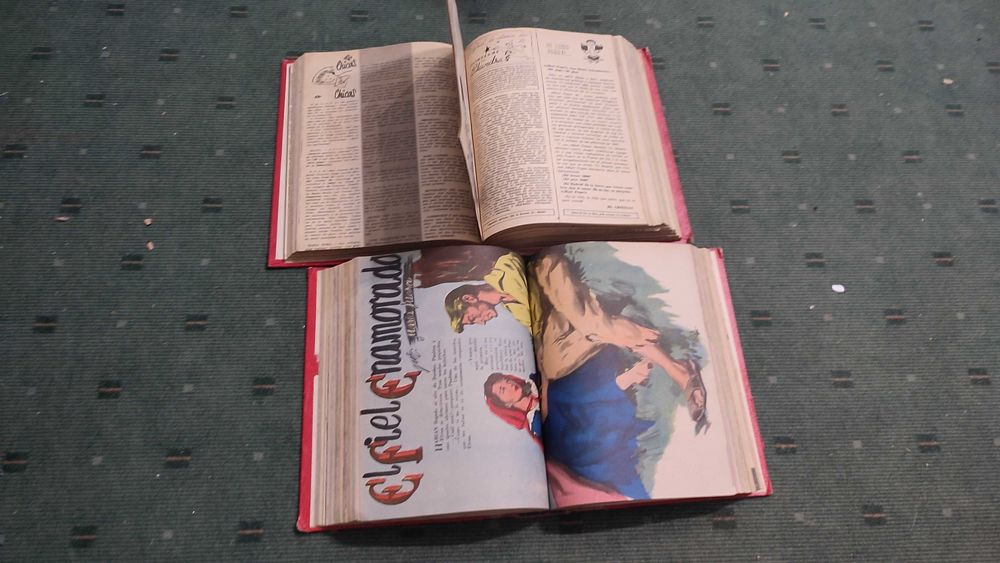 24 Revistas Espanholas Chicas encadernadas em 2 Volumes - Anos 50