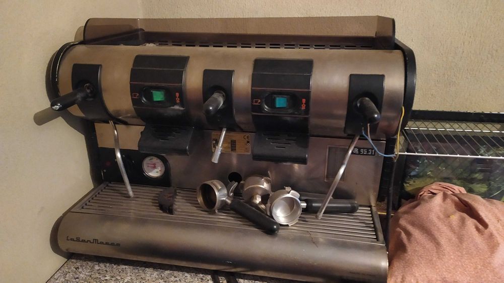 Máquina de café 2 grupos La San Marco - 5 anos de uso