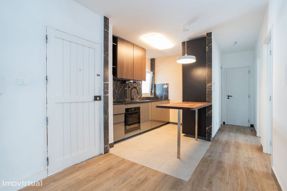 Apartamento T2 Remodelado Campolide