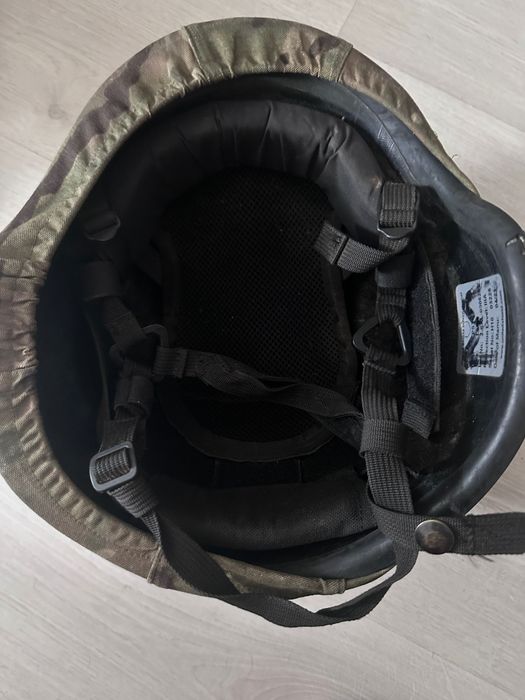 Чохол та шолом в гарному стані Британія