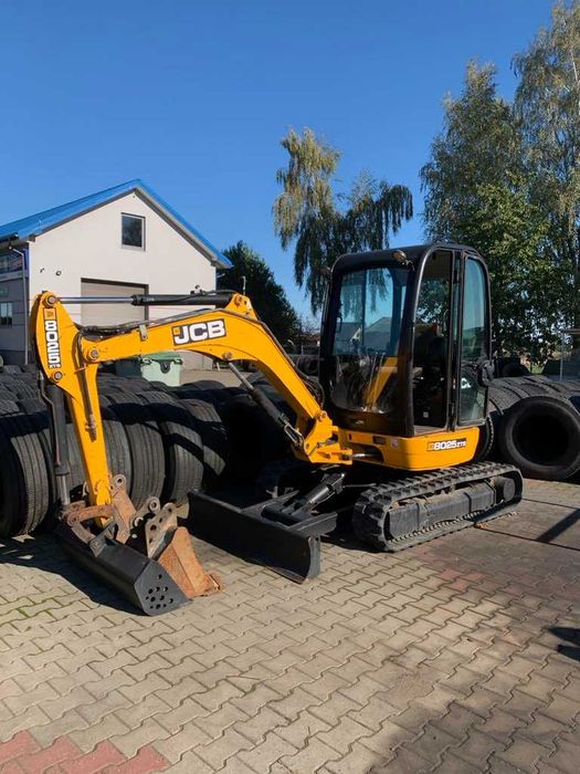 Minikoparka JCB 8025