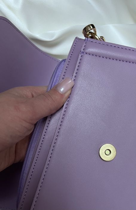 жіноча сумка кросбоді crossbody нова з ремінцем лавандова бузкова