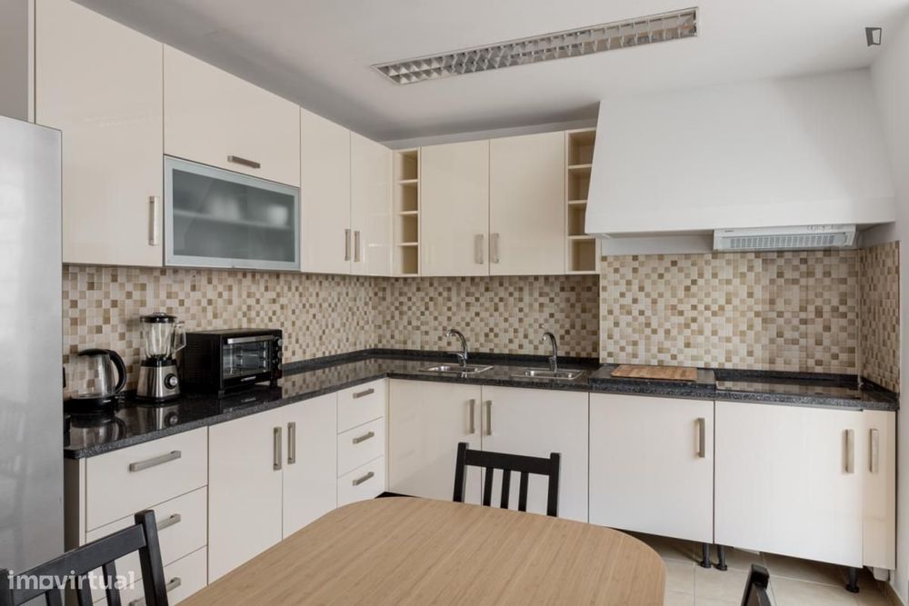 Quarto - localizado em Picoas Lisbon