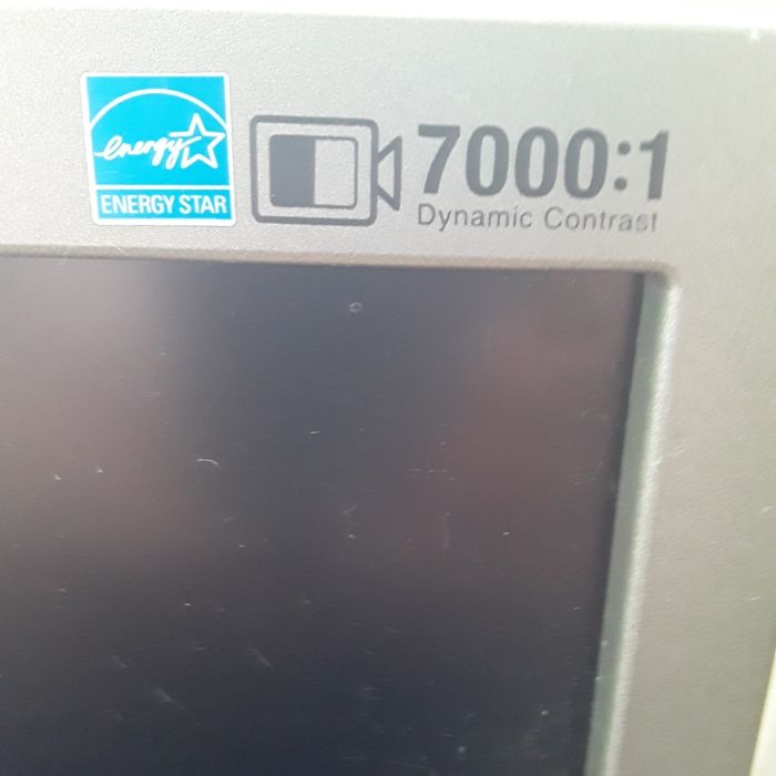 Продам комп'ютер в комплекті.