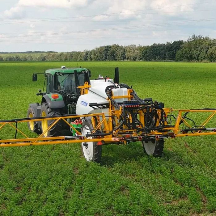 Прицепной опрыскиватель Богуслав ОПК 3200 24 Титан New ARAG Bravo 400