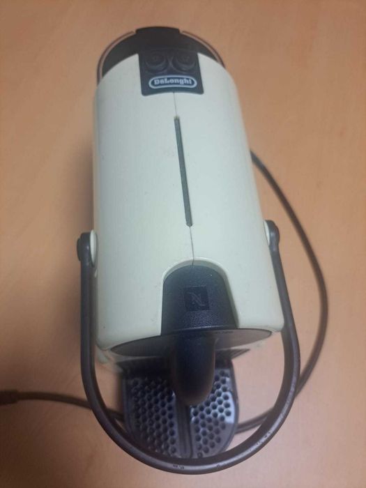 Máquina de Café DELONGHI Nespresso Inissia