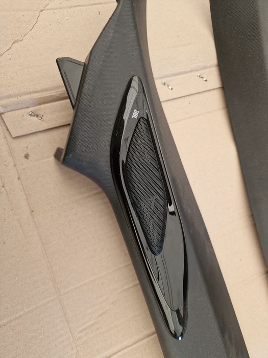 Slupek A toyota Chr Jbl . Bdb .