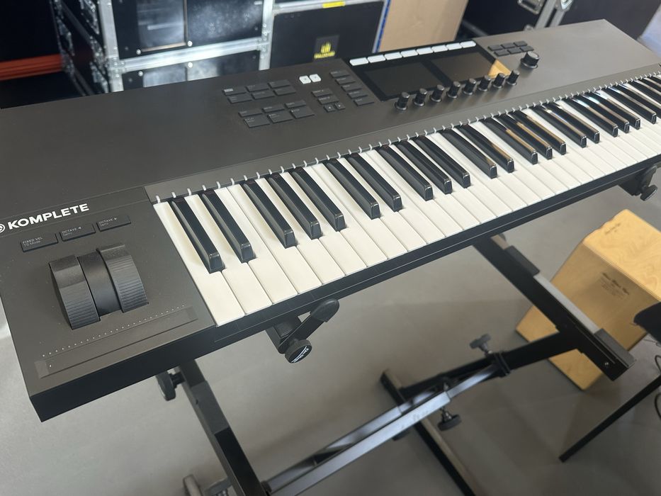 Teclado Midi Komplete S61 MK2