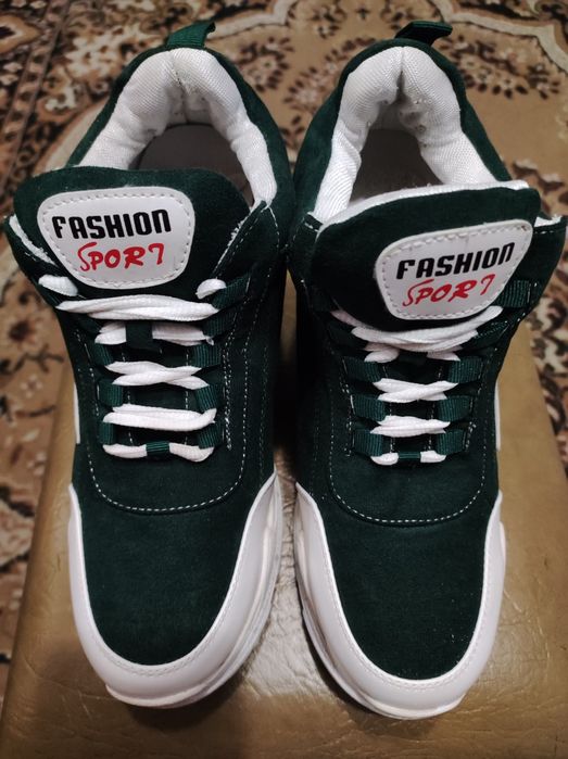 Кросівки, розмір 38