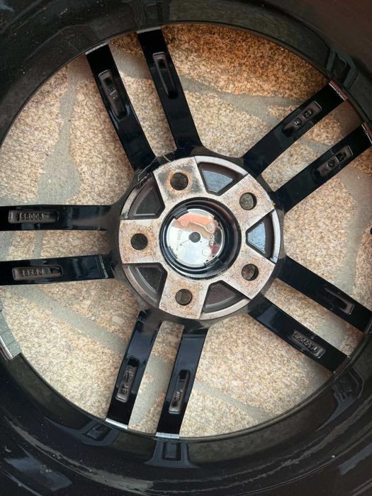 Conjunto de 4 Jantes Aversus 18” com Pneus Viking 245/45 R18 Semi-Usados