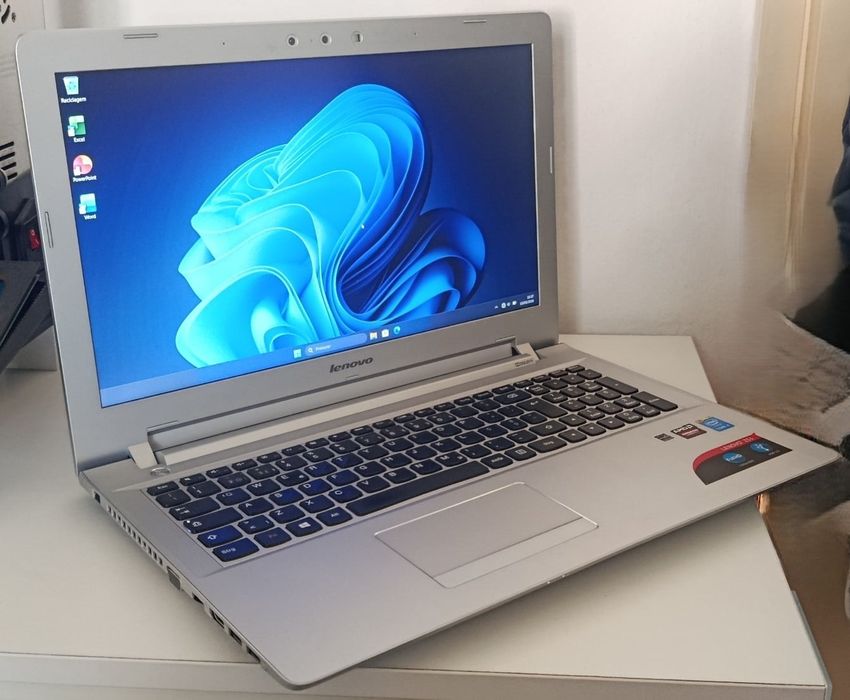 Portáteis Lenovo e TERRA