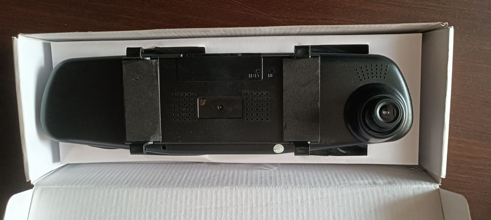 Дзеркало-відеореєстратор