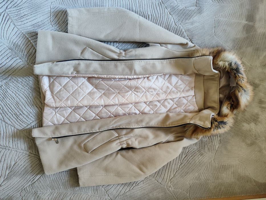 Płaszcz damski z kapturem