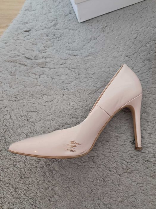 Szpilki pudrowy róż primamoda lakierowane r 37