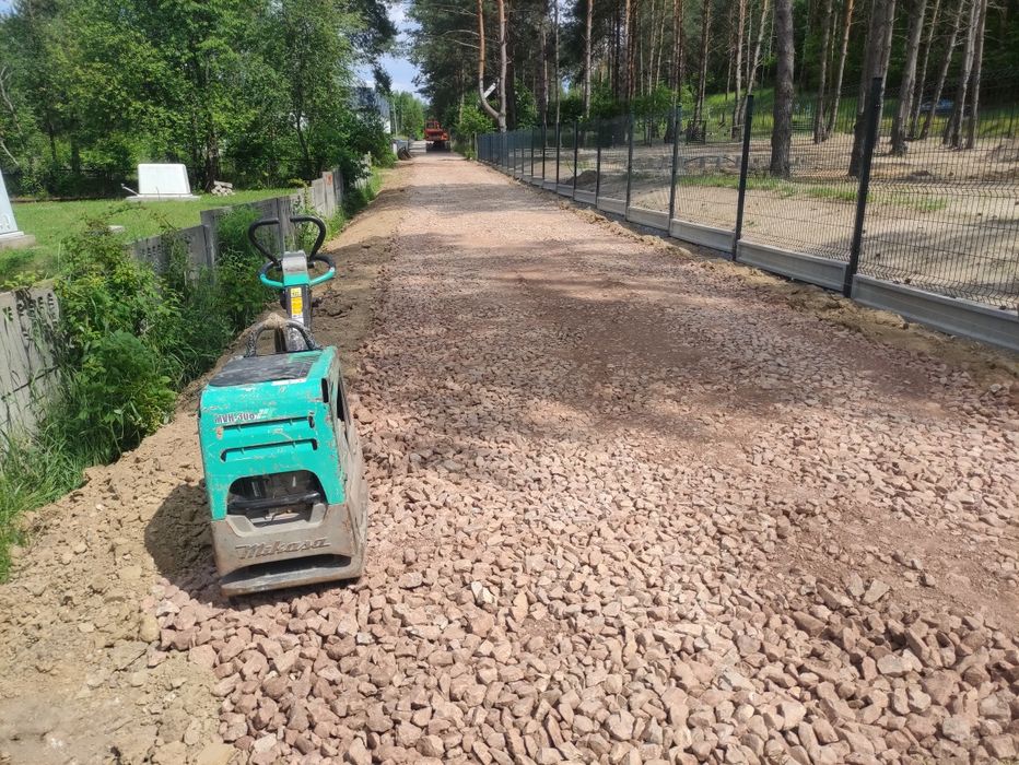 Koparka Kielce Roboty Ziemne Wykopy Niwelacja Fundamenty  Usługi