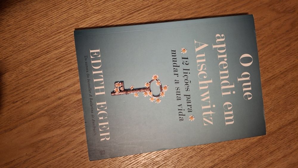 Livro " O que aprendi em Auschwitz"