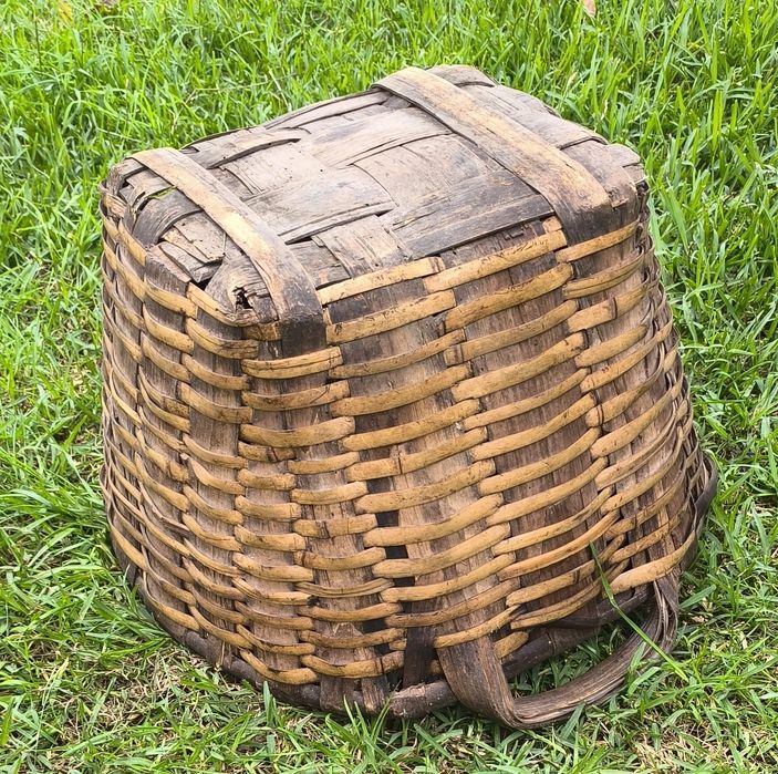 Cesto antigo para vindimas, peça para decoração