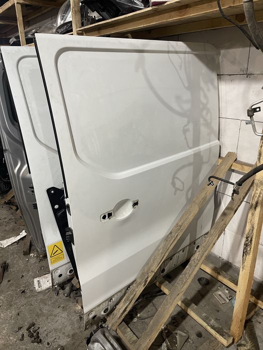 Здвижні двері ліві Рено Трафік 3 Опель Віваро 2014- разборка