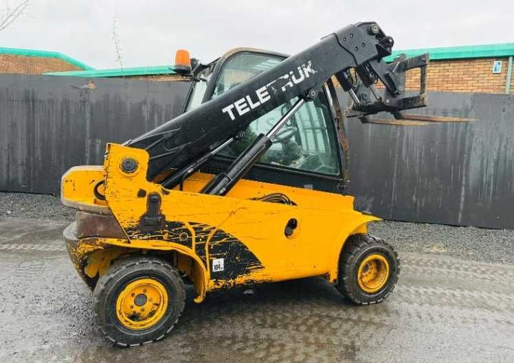 Телескопічний навантажувач JCB TLT 35D 4X4 + відео роботи