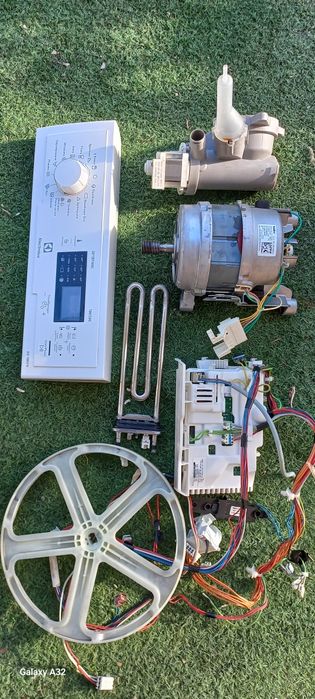 Electrolux EWT11064 wszystkie czesci .pompa,silnik,wyswietlacz,itd spr