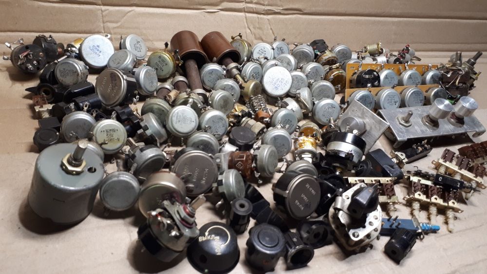 Резисторы
Радиозапчасти.
Радиодетали
Разные
Смотрите фото.
Цена за шт