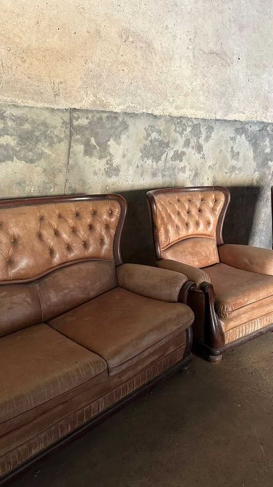 Vendo 3 sofas antigos