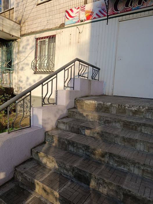 Продам нежитлове приміщення вільного призначення на Східному 3