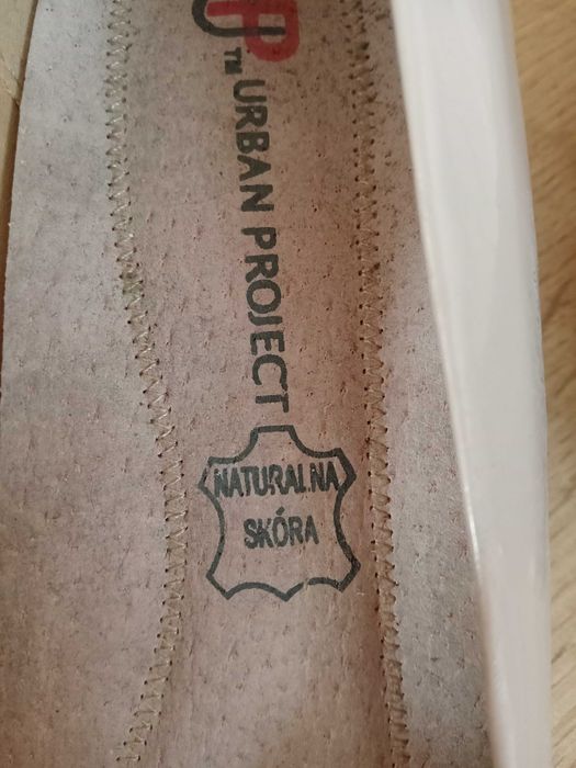 Beżowe czółenka rozm 37