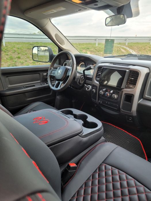 Dodge Ram 1500 5.7 HEMI 4x4 – V8 | 2017 | 6 osób
