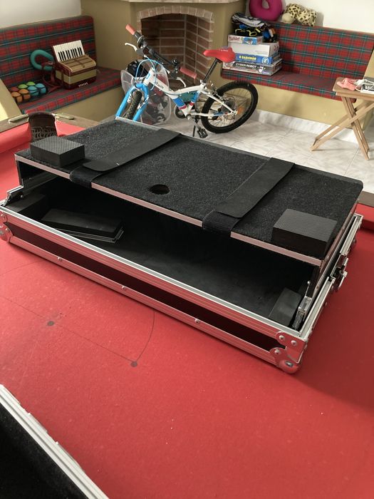 Case Workstation magma para DJ.