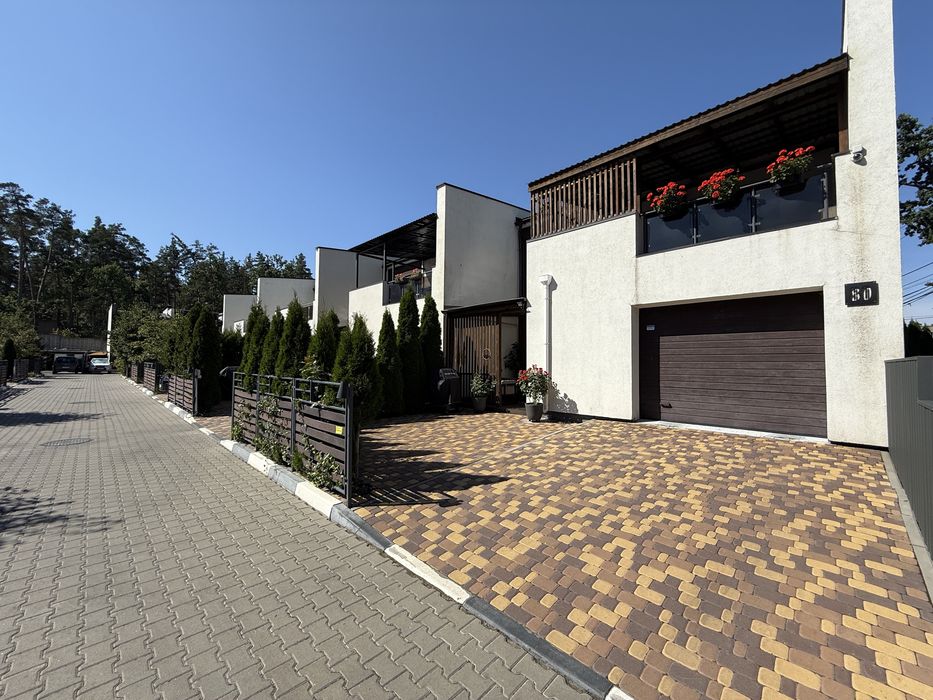 Продам таунхаус з ремонтомв закритому КМ Грін Плейс Green Place Ірпінь
