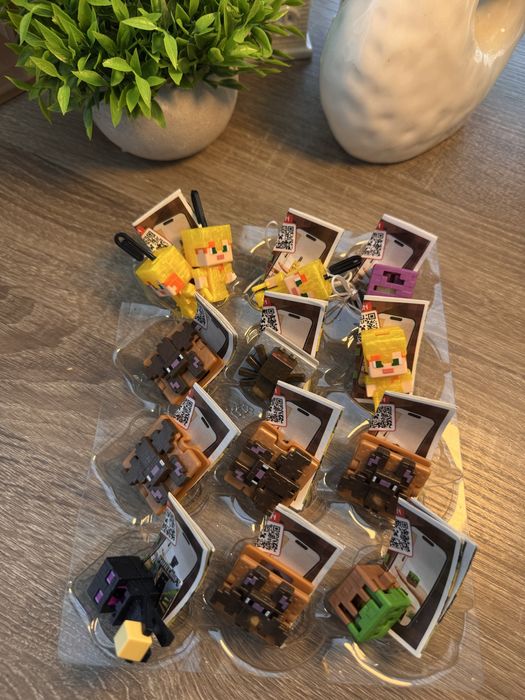 Фігурки Minecraft Kinder Joy