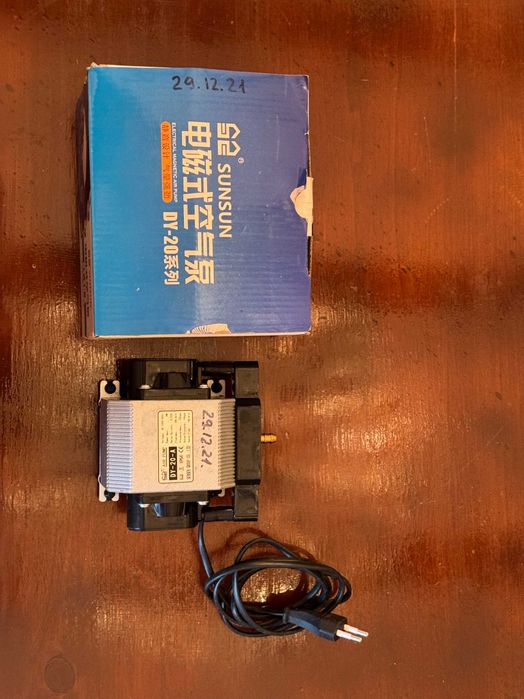 Компресор мембранний SunSun DY-20 8W 20 л/хв 220V аератор для ставка