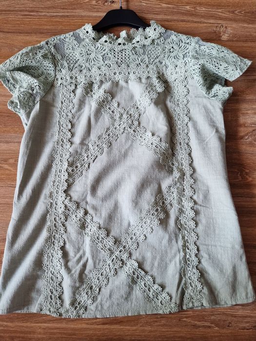 Elegancka bluzka khaki z koronką, r. S/M