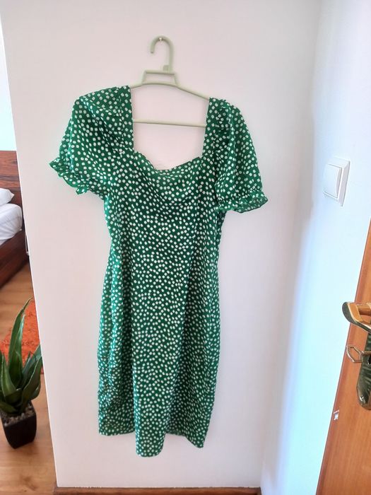 Vestido verde às flores