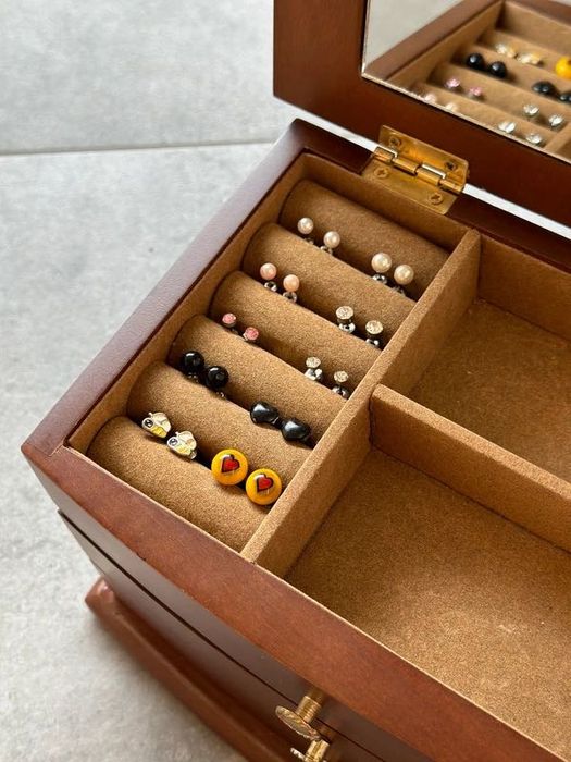 Zestaw 10 nowych par kolczyków na sztyft Bijou Brigitte Cropp House