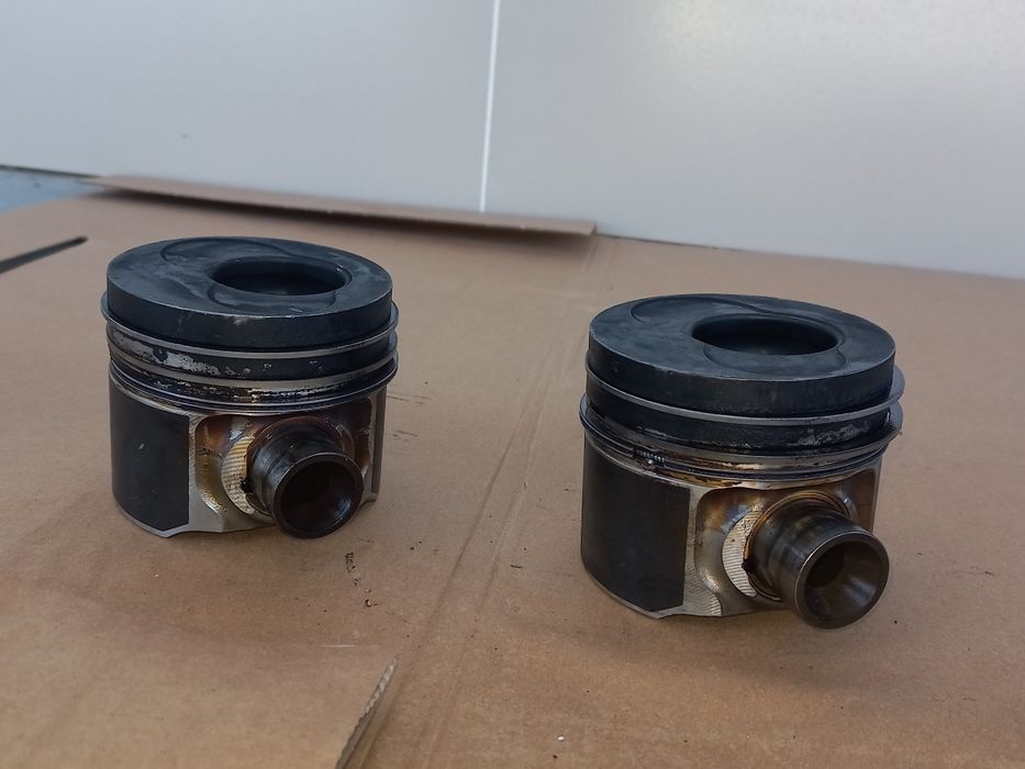 Продам поршня до двигуна атомобілівVW Skoda  audi зтип двигуна BMP 2.0