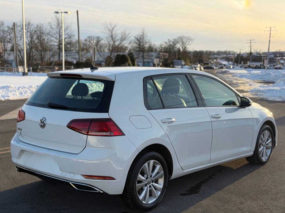 Volkswagen Golf      2020