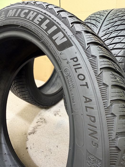 Michelin Pilot Alpin5 235/45/18 kpl 4 szt rok 2020 bieżnik 5,0-6,5 mm