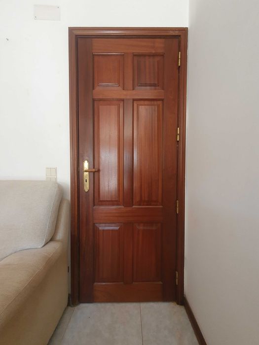 9 Portas interiores de madeira COMPLETAS