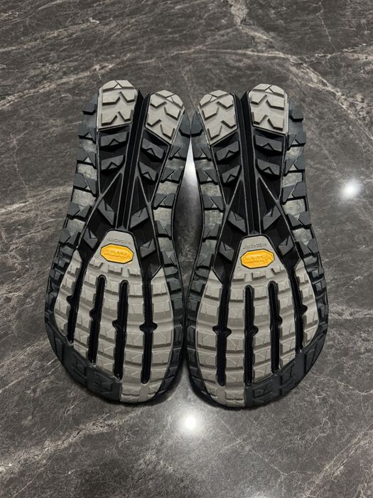 Нові кросівки altra olympus 6