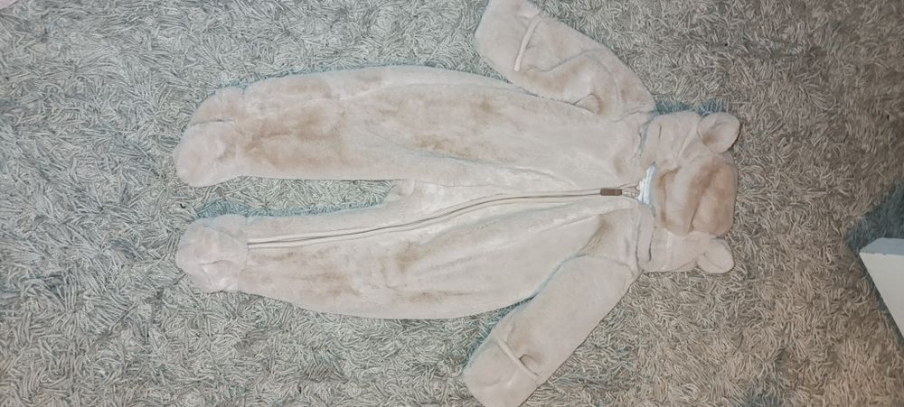 Комбинезон плюшевый размер 68.