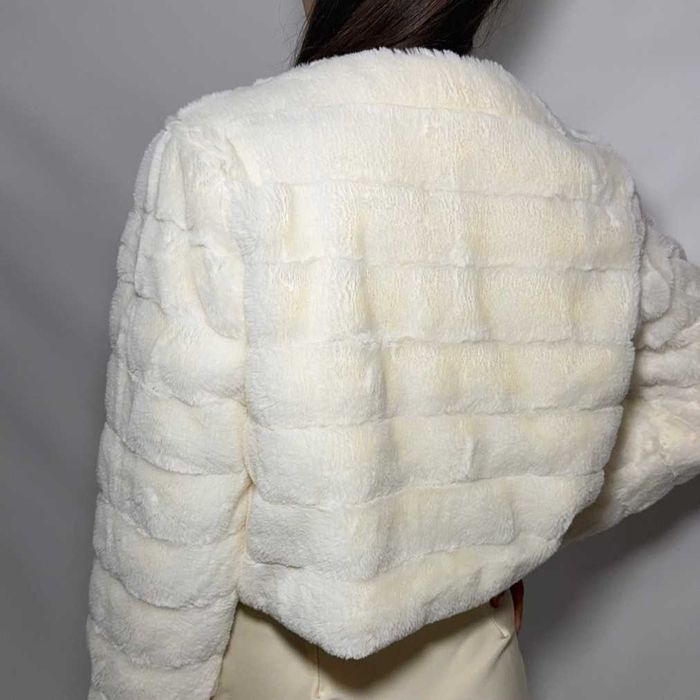 Весільні шубки / Білі шубки для нареченої