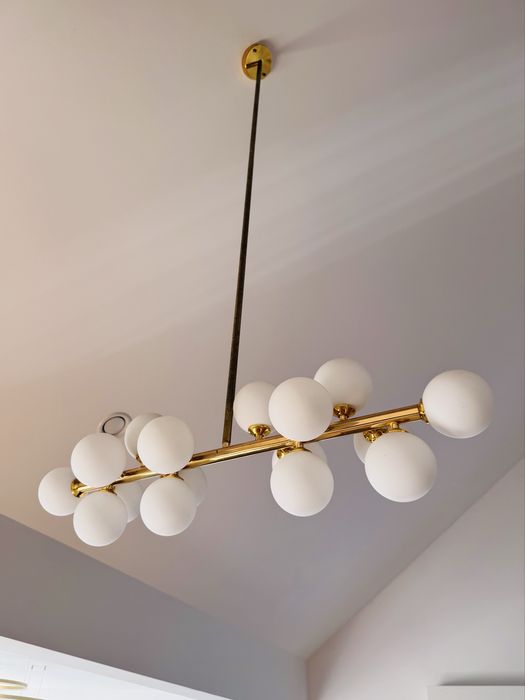 Lampa zlota kule biale mleczne nowoczesna